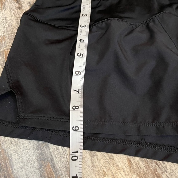 Nike Women's Dry Fit Shorts Size Small - Picture 4 of 6